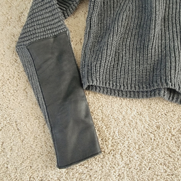 Autumn Cashmere Cropped Sweater 10 - Picture 3 of 4
